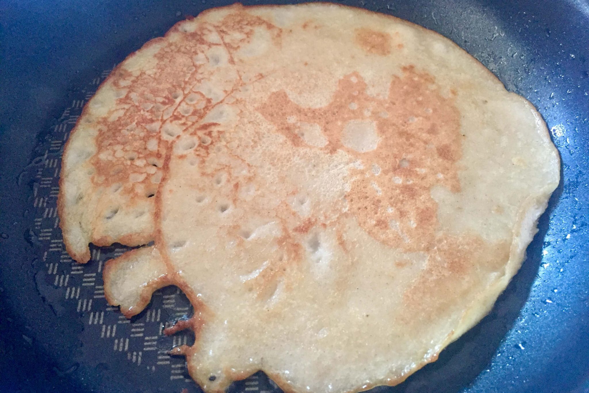 Buchweizen-Crêpes - ohne Zucker - natürlich gesüßt - Emil steht Kopf