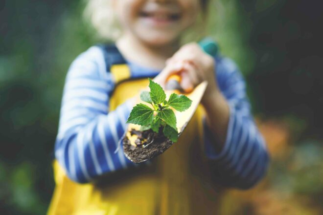 Gärtnern mit Kindern - unsere Lieblingsausstattung und 6 leichte Aufgaben für kleine Kinder
